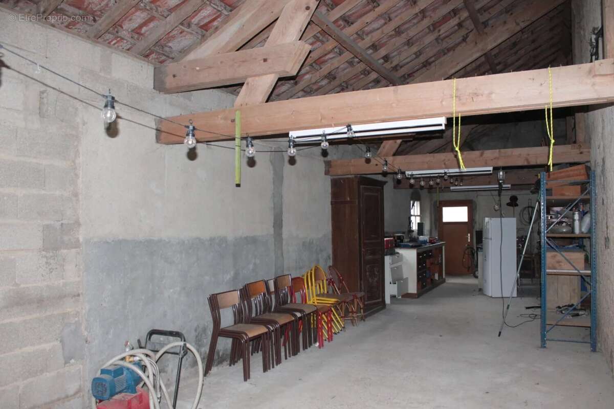 Maison à LAPERRIERE-SUR-SAONE