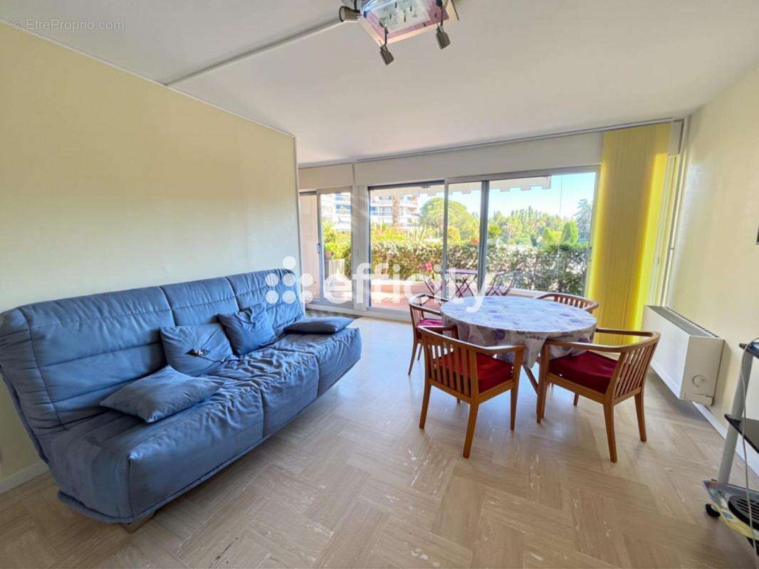 Appartement à MANDELIEU-LA-NAPOULE