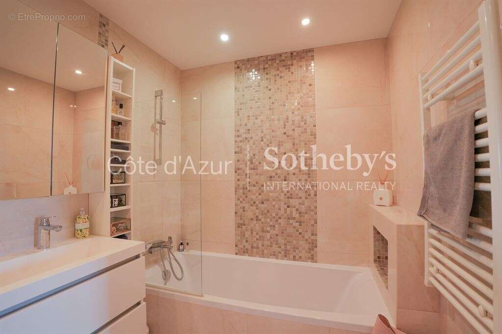 Appartement à MANDELIEU-LA-NAPOULE