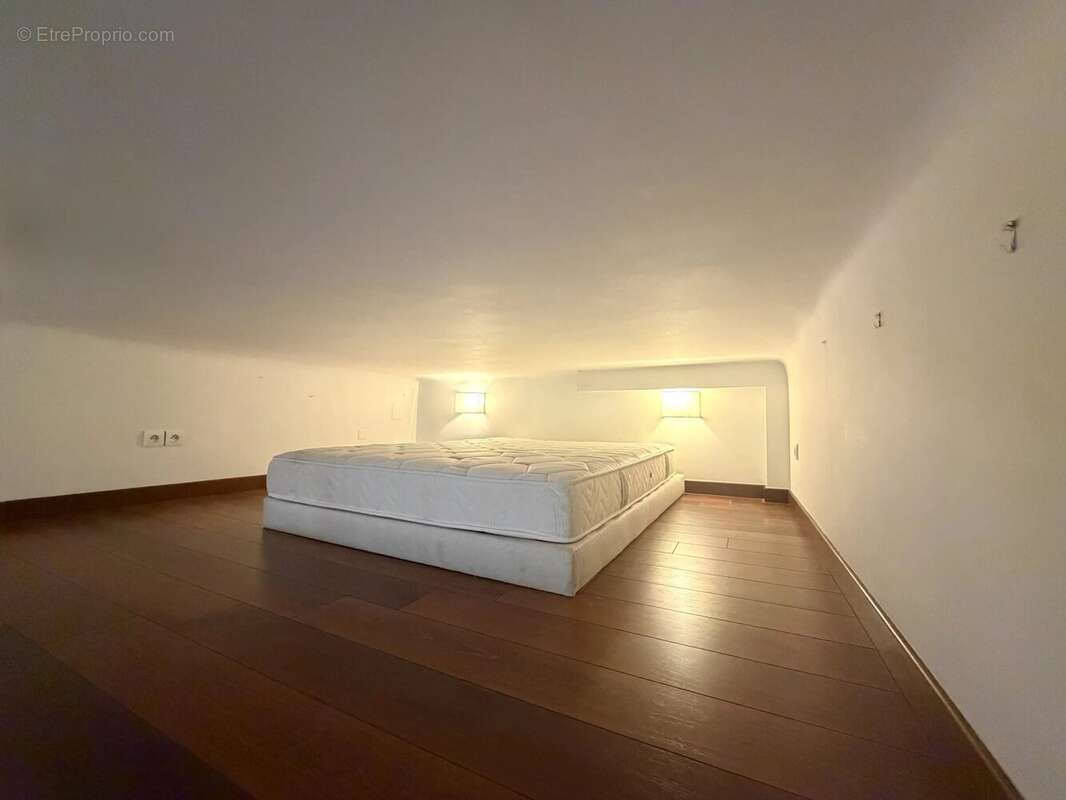 Beau studio avec mezzanine - photo 6