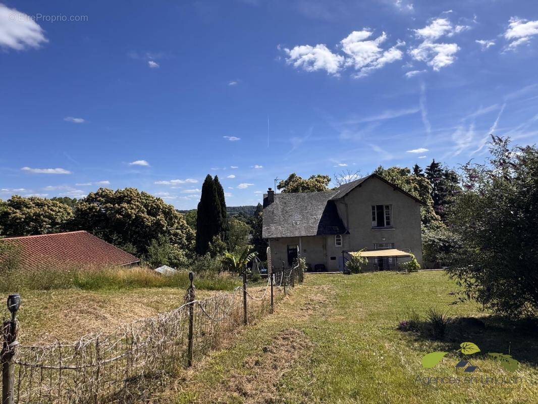Maison à LA CROISILLE-SUR-BRIANCE
