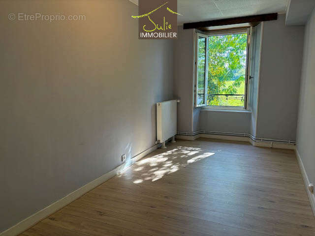 Maison à MONCOUTANT