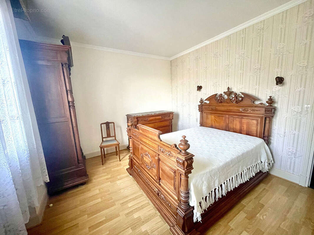 Maison à SAINT-CYR-SUR-LOIRE