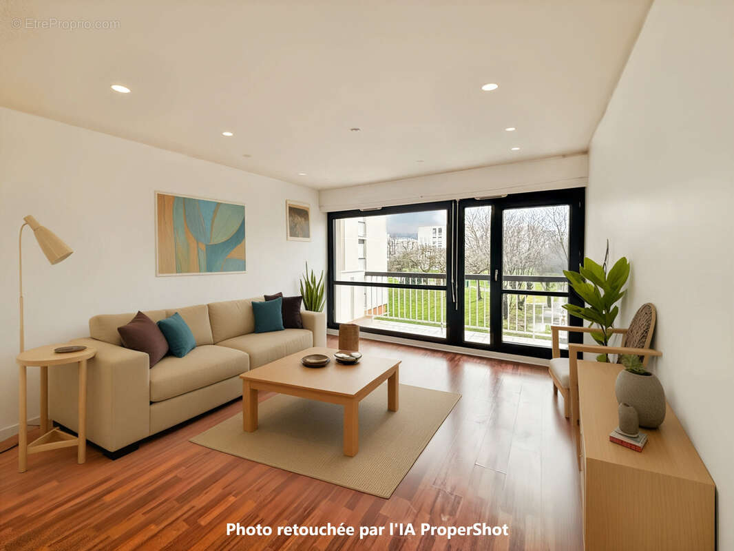 Appartement à LES CLAYES-SOUS-BOIS