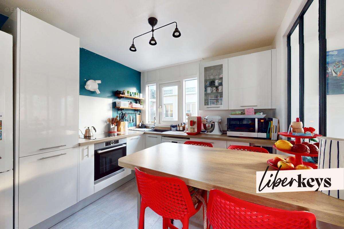 Appartement à LA GARENNE-COLOMBES