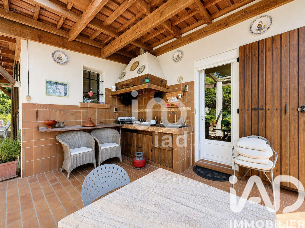 Maison 135 m² à Martigues  - photo 4