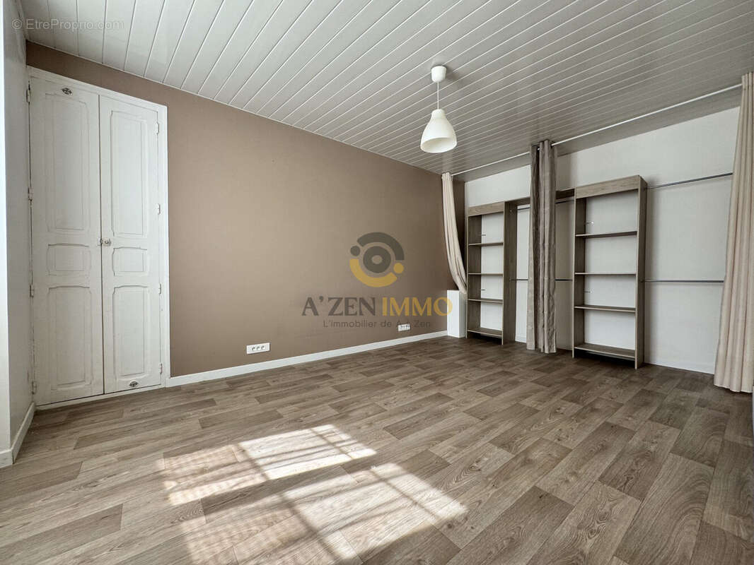 Maison à SECONDIGNY