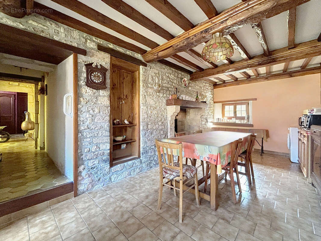 Maison à LIESVILLE-SUR-DOUVE
