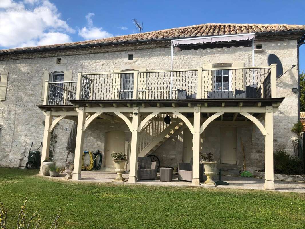 Maison à MONTAIGU-DE-QUERCY