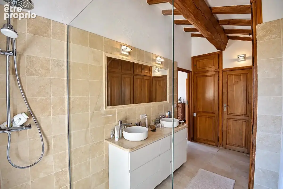 Callian– Propriété de caractère 300 m²  avec 5 chambres, piscine et terrain 1,38 ha - photo 14