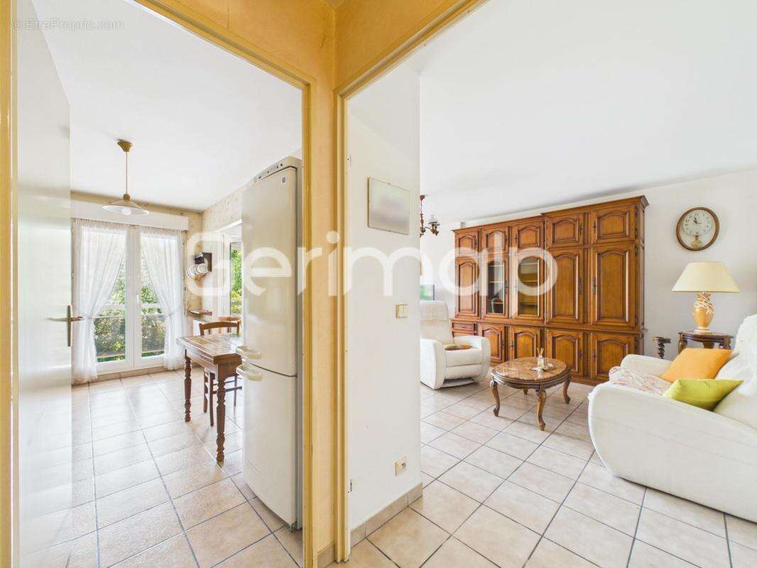 Vente - Appartement - 3 pièces + cuisine - 68,35 m² - 369 000 € - photo 13