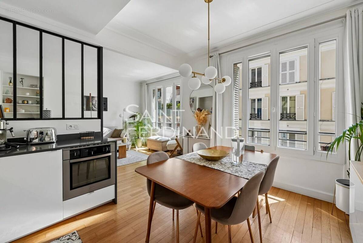 Appartement à NEUILLY-SUR-SEINE