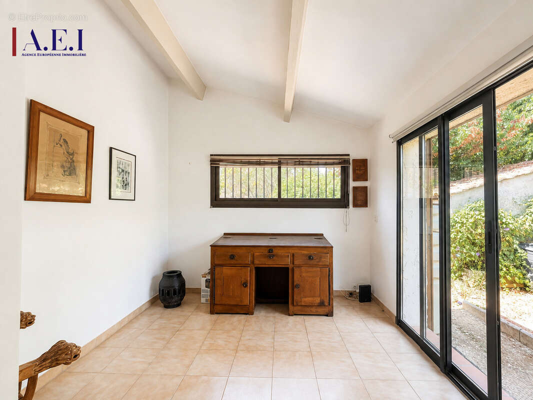 Six-Fours-Les-Plages - Villa individuelle avec jardin & garage - photo 11