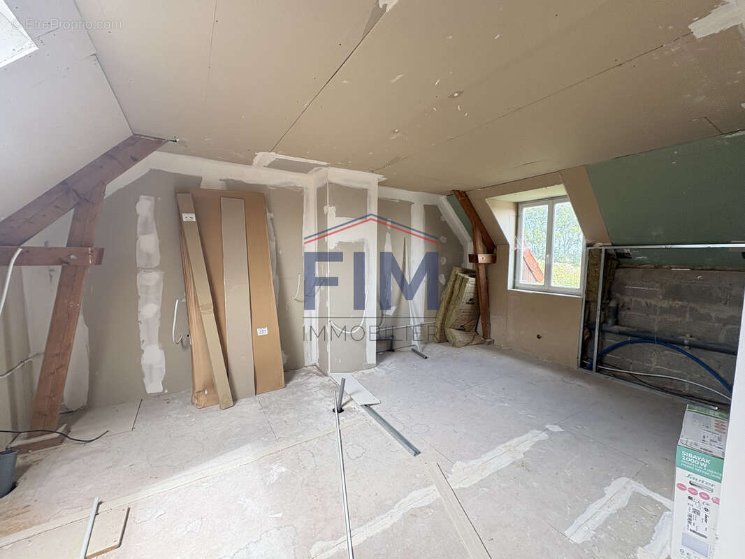 Special investisseur : appartement de type studio a finir de renover - photo 2