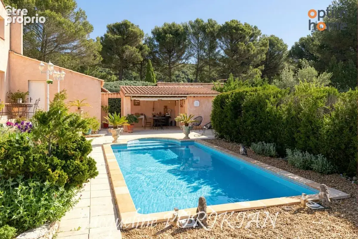 La Motte d'Aigues : Villa 4/5 pièces plus dépendance sur 3 160 m² de terrain arboré avec piscine - photo 4