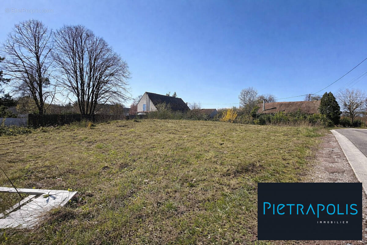 Terrain à IZEURE