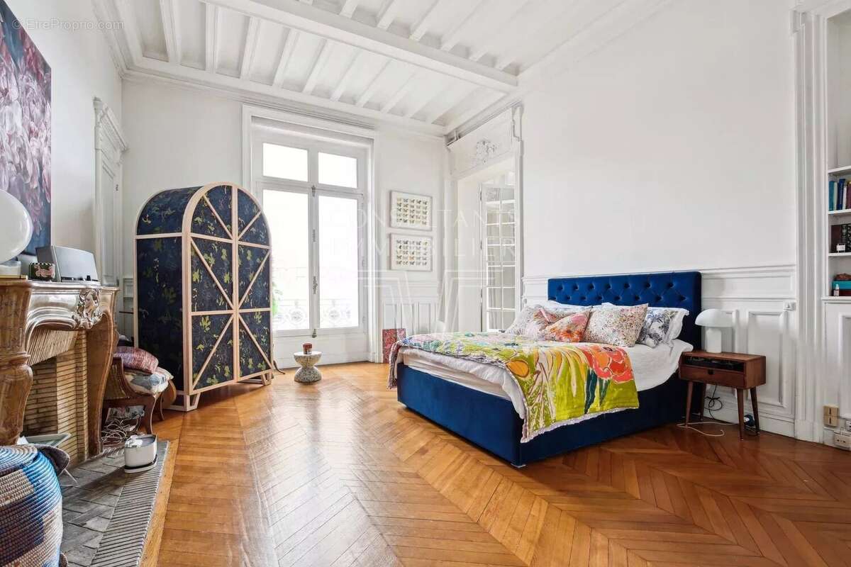 Appartement à PARIS-17E