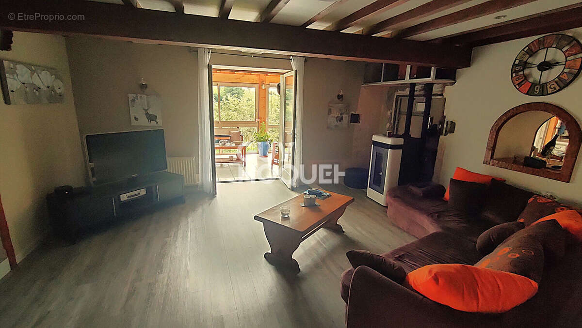 Maison à SAINT-MARTIN-EN-HAUT