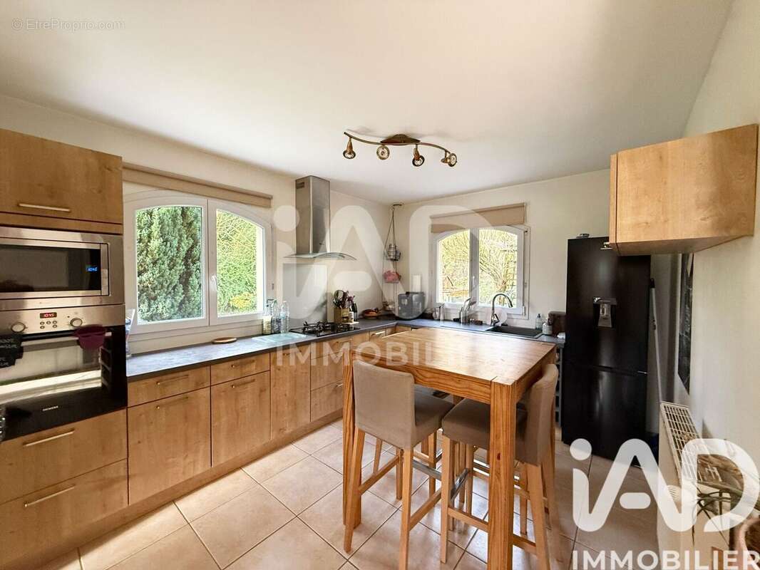 Maison 139 m² à Notre-Dame-De-L'isle  - photo 3
