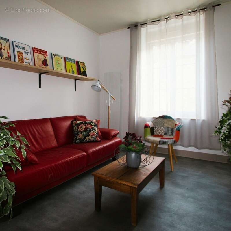 Maison à CHATEAUNEUF-LA-FORET