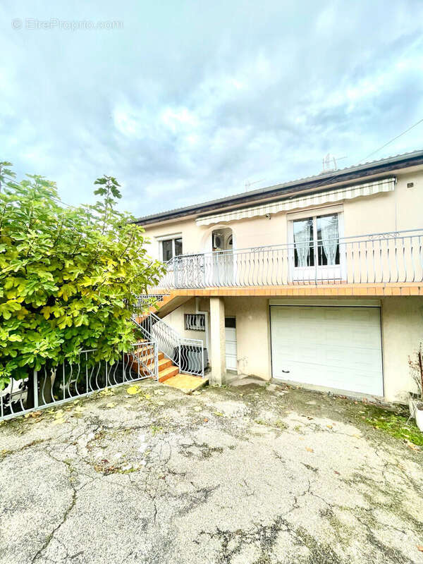 Photo 2 - Maison à SAINT-ETIENNE