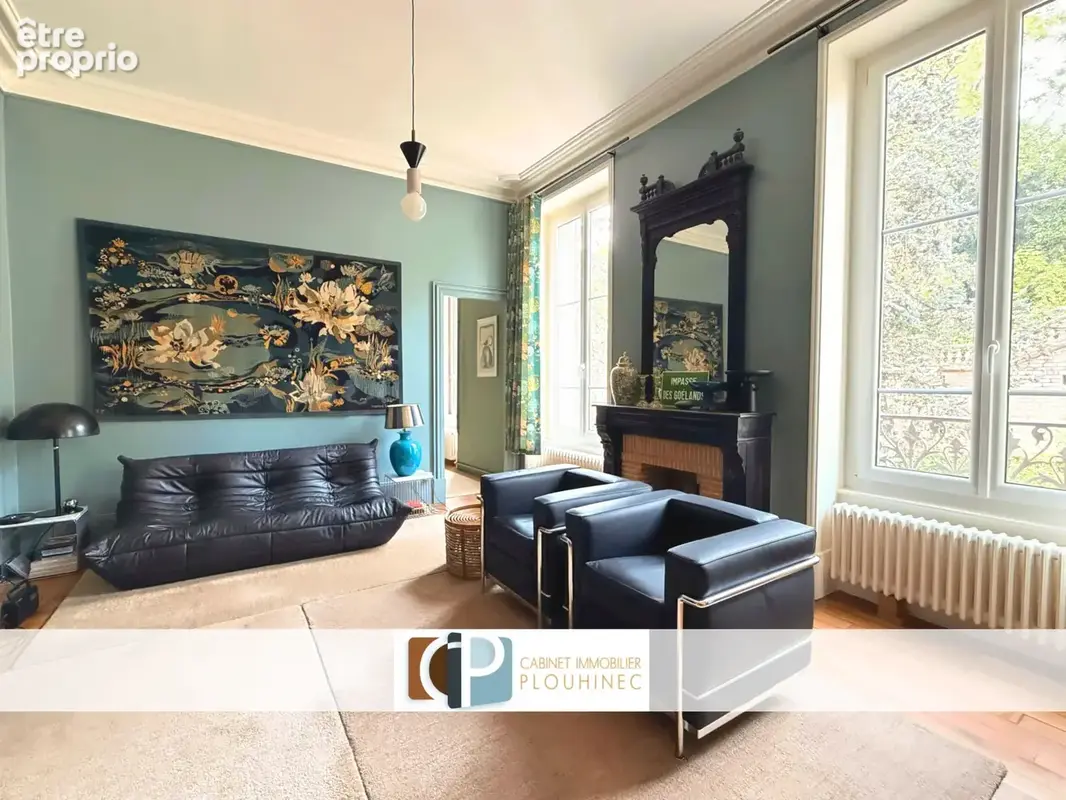 Charme & élégance pour ce bel appartement rénové avec garage. - photo 5
