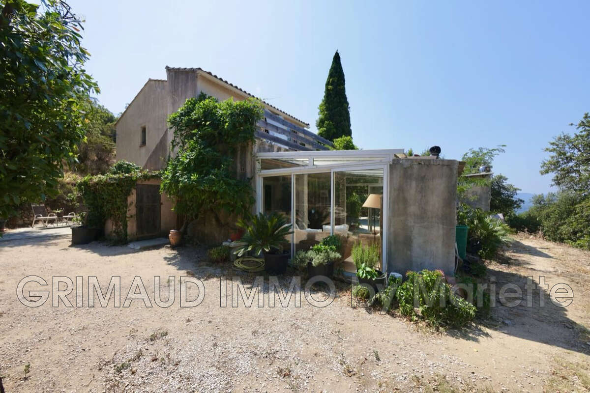 Maison 170 m² à Grimaud  - photo 4