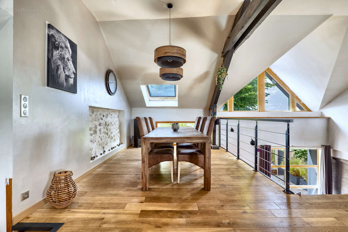 Meyrieux-Trouet  - Maison de caractère avec extension contemporaine - photo 2