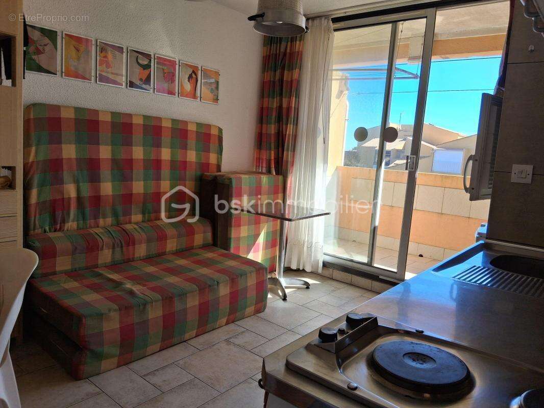 Narbonne-plage - appartement t2  au 2ème étage avec place de parking – bon etat à 100m de la plage - vendu meublé - photo 2