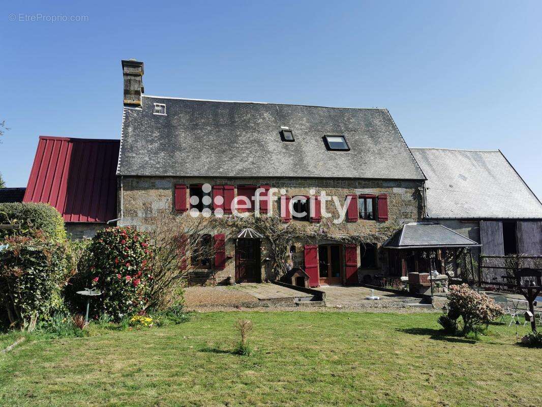 Maison à SAINT-SEVER-CALVADOS