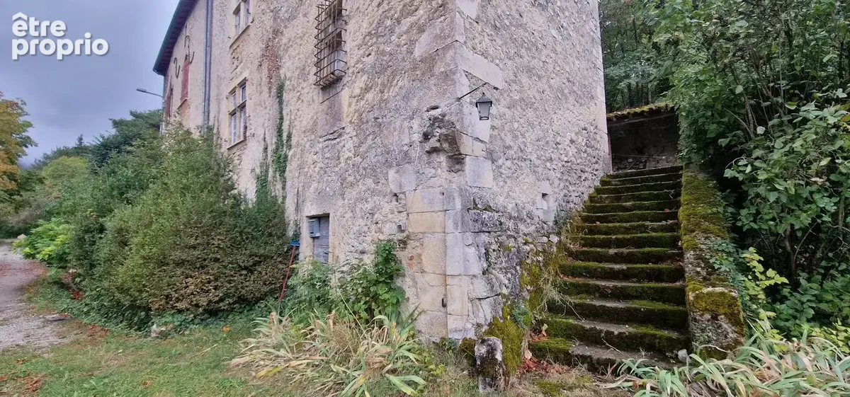 Une demeure de caractère au sein d’un château du XVe siècle - photo 8