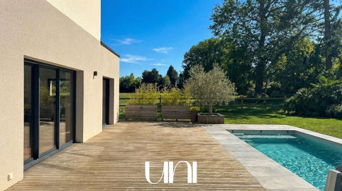 Maison à BRETTEVILLE-L'ORGUEILLEUSE