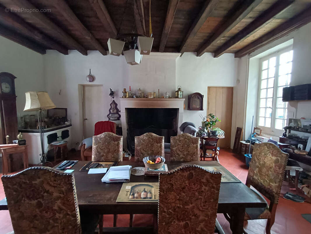 Maison à SAINT-GERMAIN-DE-MARENCENNES