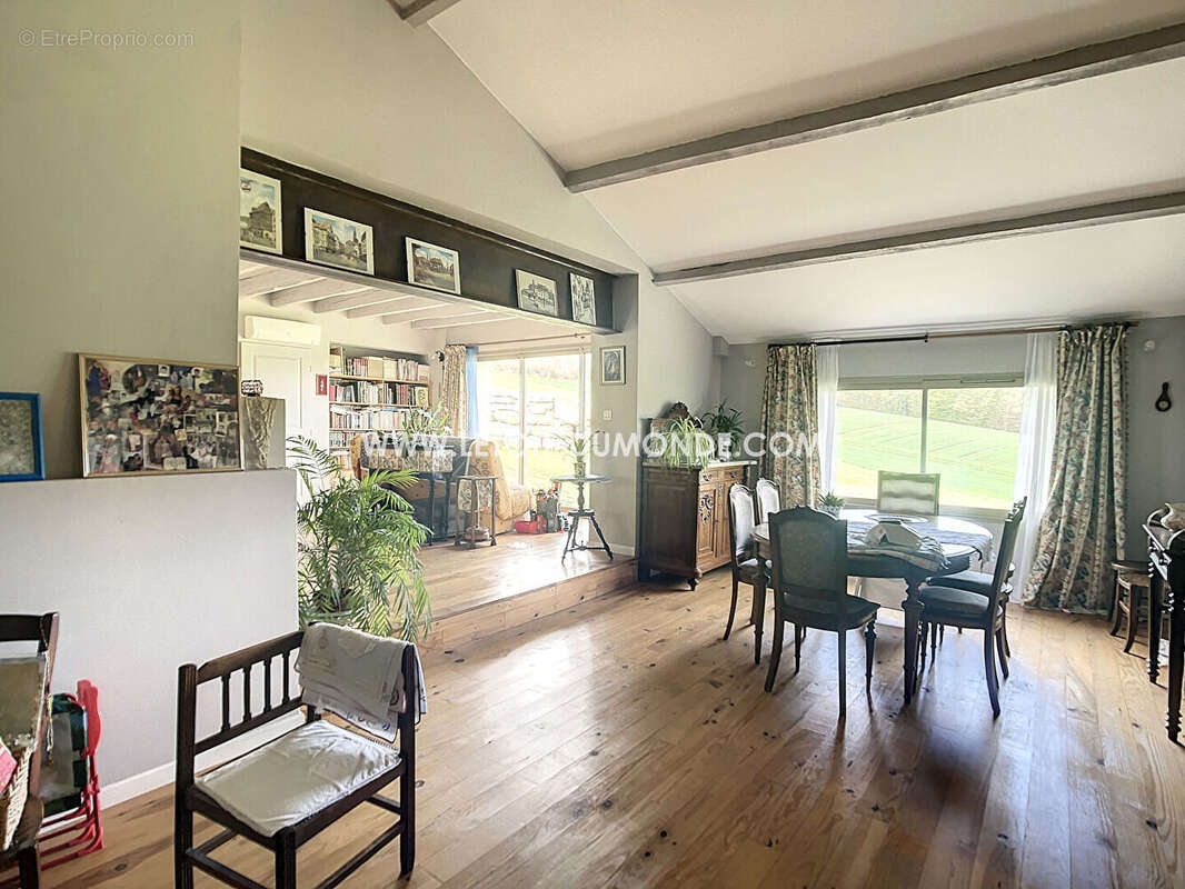 Maison à SAINT-GERMAIN-DU-SALEMBRE