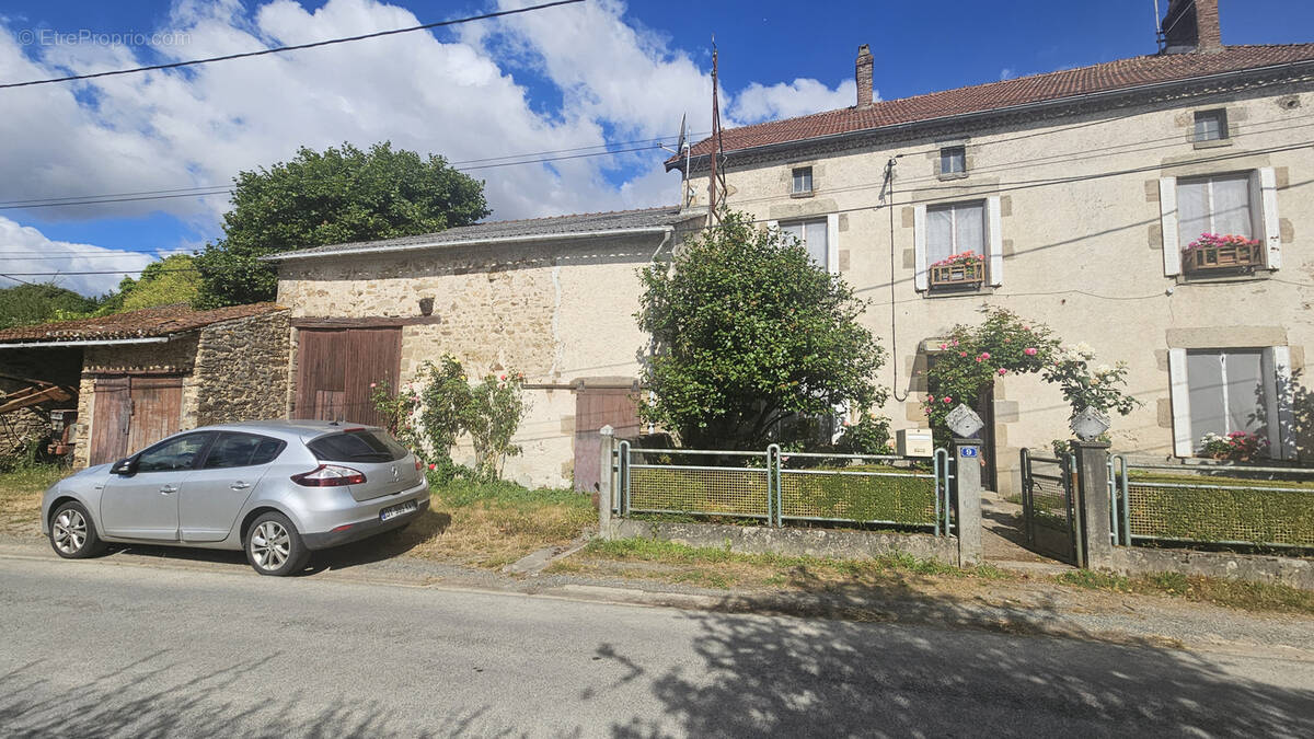 Maison à DOMPIERRE-LES-EGLISES