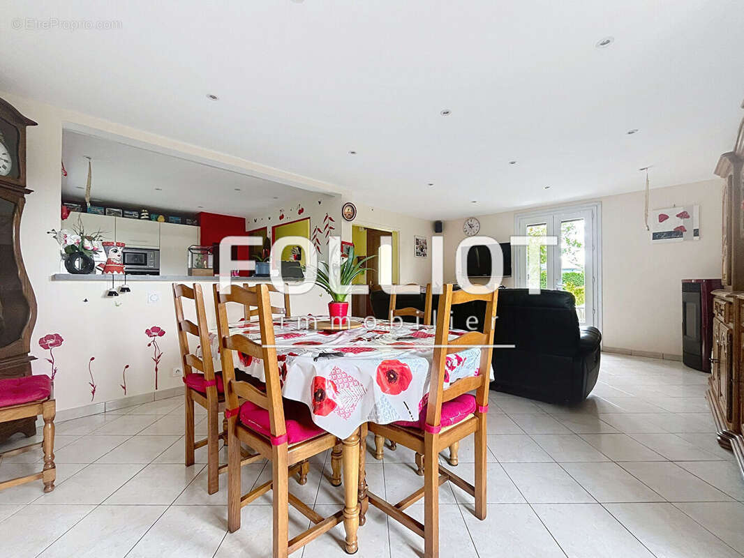 Maison à SAINT-SAUVEUR-LA-POMMERAYE