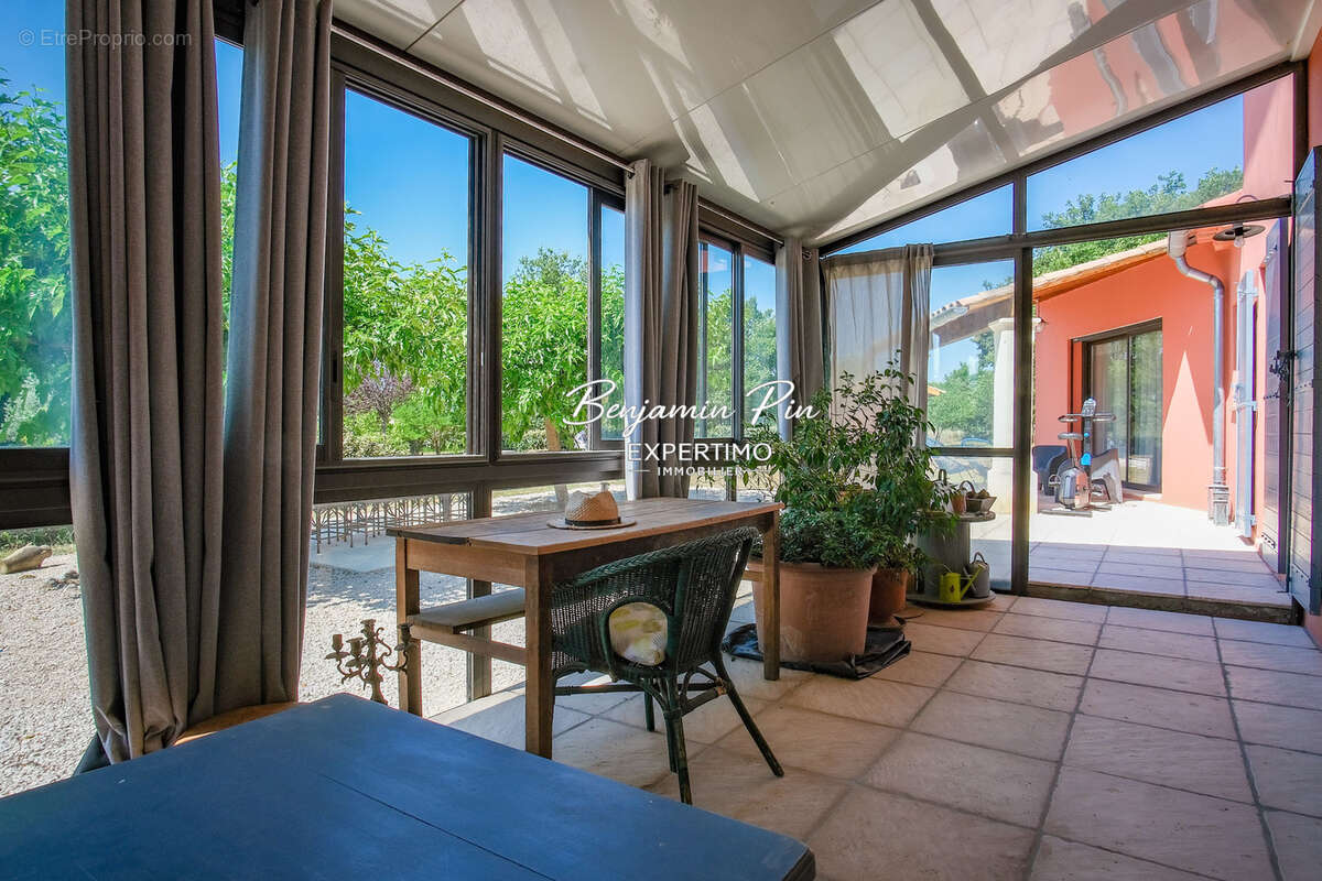 Maison à SAINT-SATURNIN-LES-APT