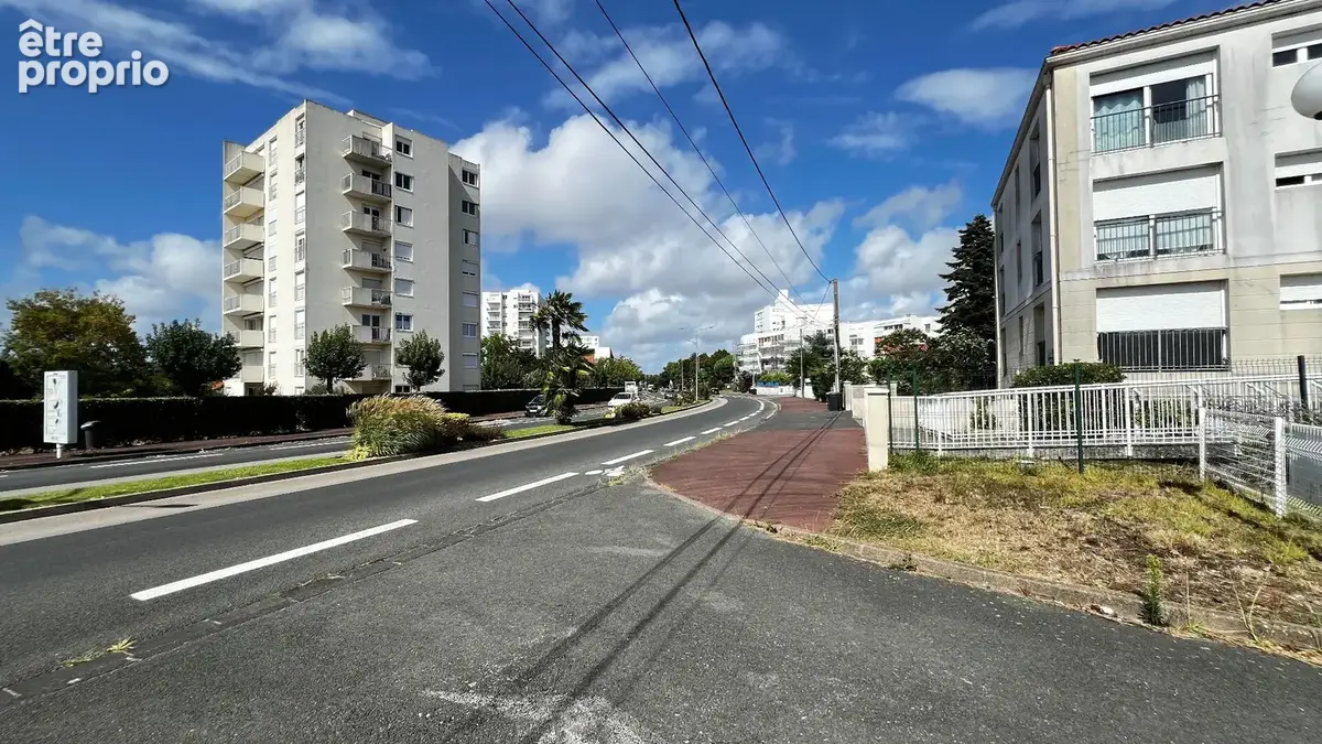 Local commercial Royan 577 m2 avec 29 parkings en plein centre de Royan - photo 12