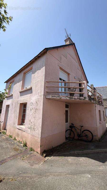 Maison de bourg avec rapport locatif - photo 2