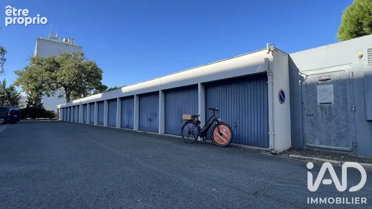 Photo 1 - Parking à LA ROCHELLE