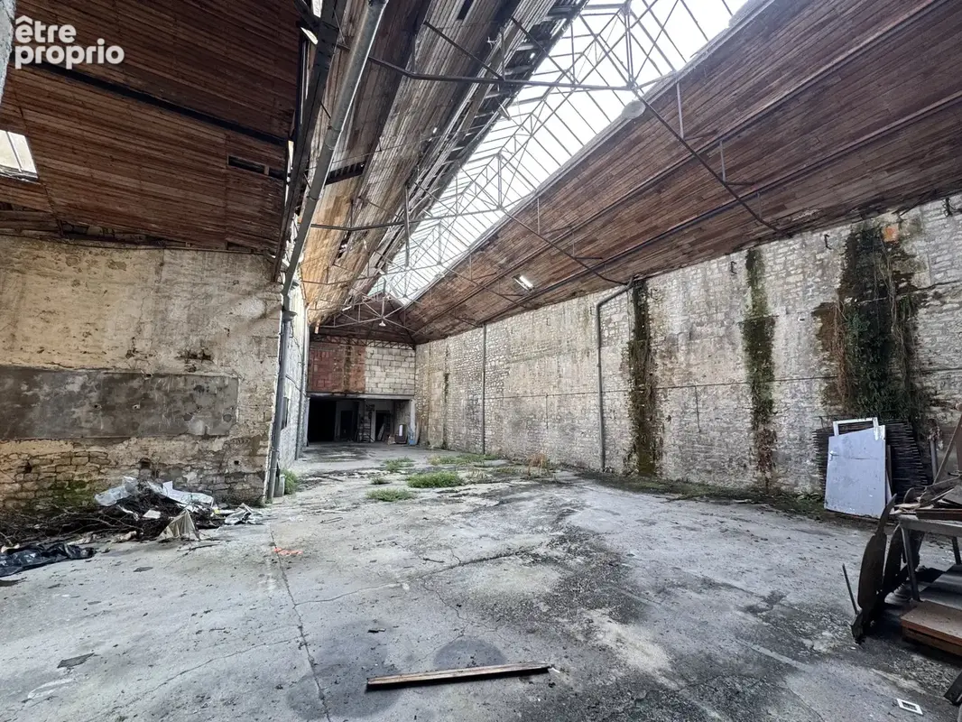 Niort   centre-ville   bâtiment à rénover entièrement   290 m2 au sol - photo 2