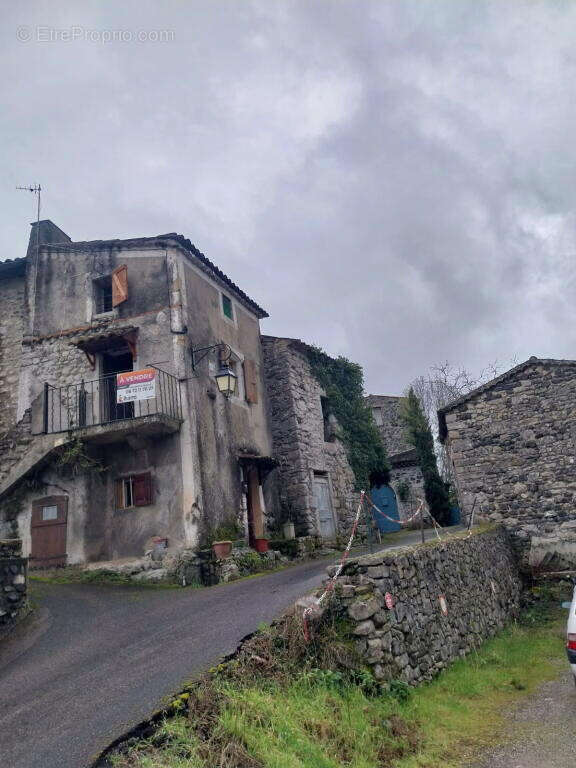Maison à CHOMERAC