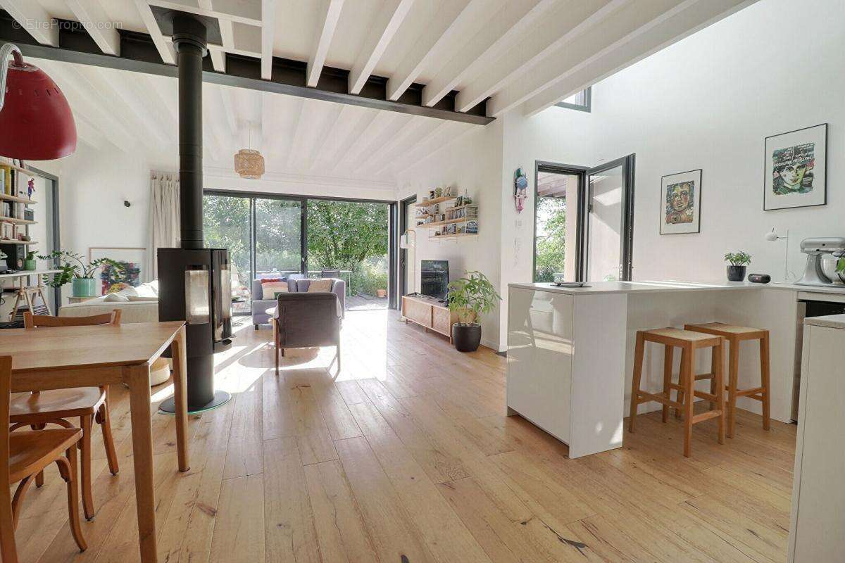 Maison à LES PONTS-DE-CE