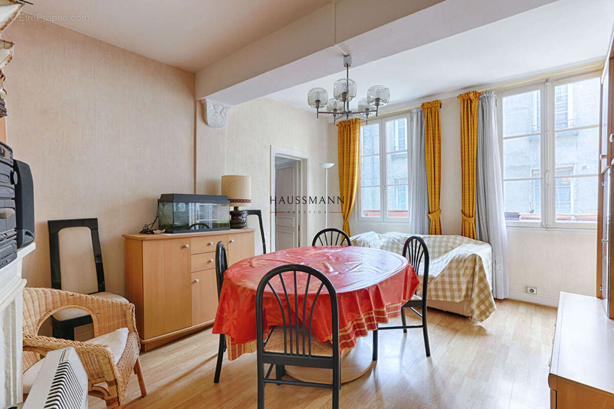 Appartement Paris IV eme - photo 3