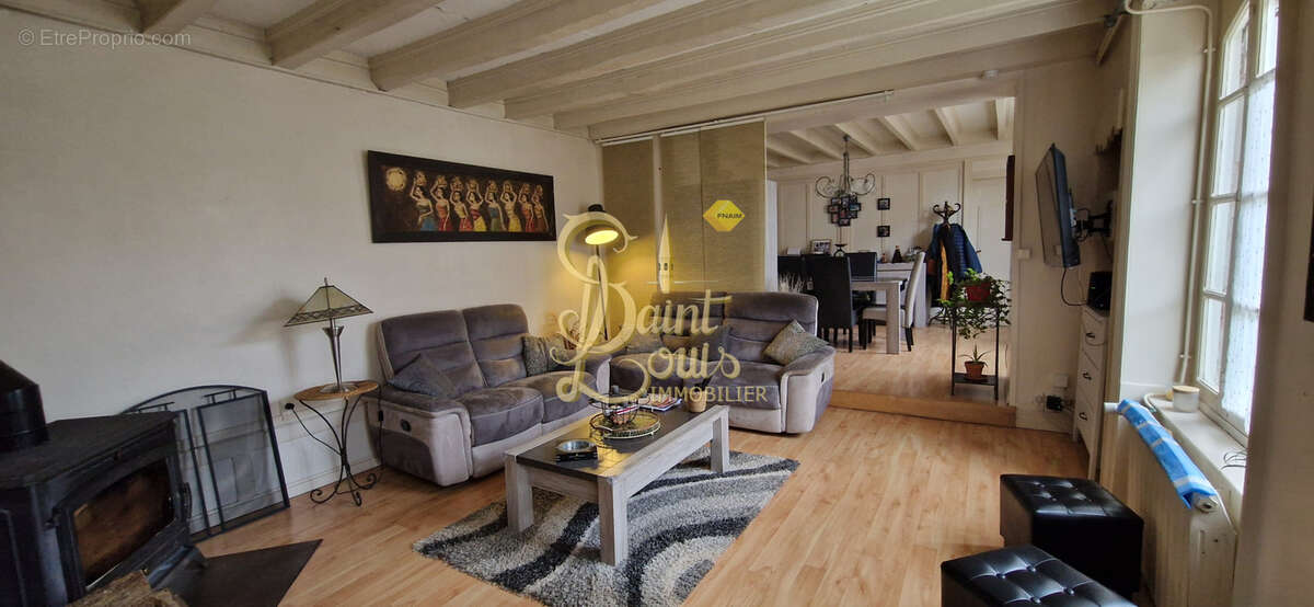 Maison à CHAMPIGNY-SUR-VEUDE