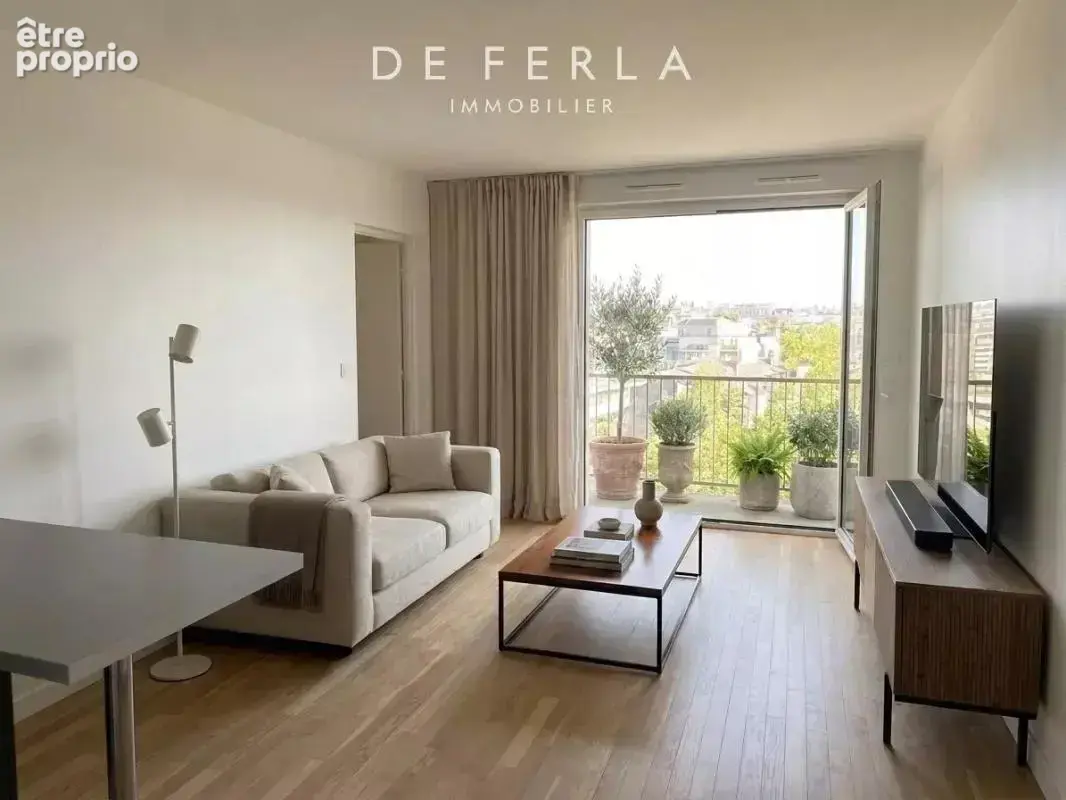 Appartement à PARIS-14E