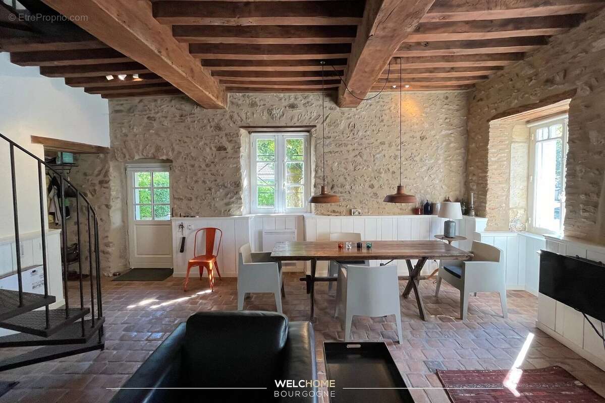 Maison à ISSY-L&#039;EVEQUE