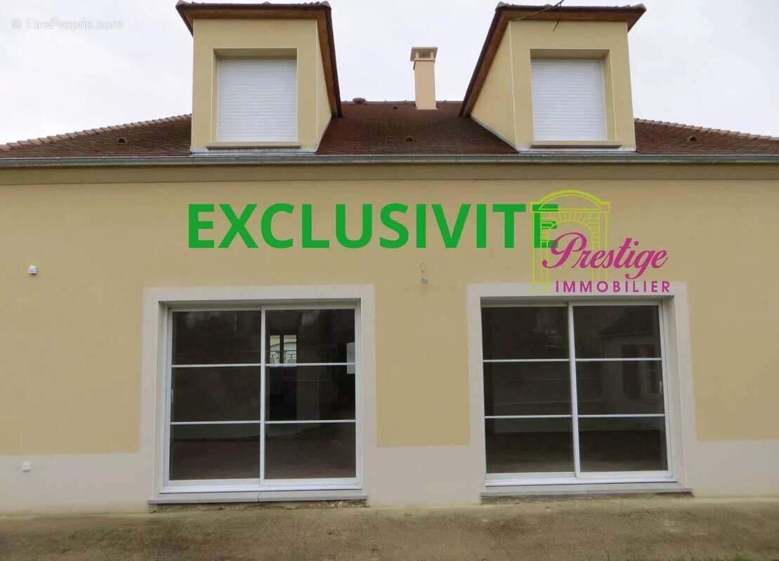 Maison à LE MESNIL-LE-ROI