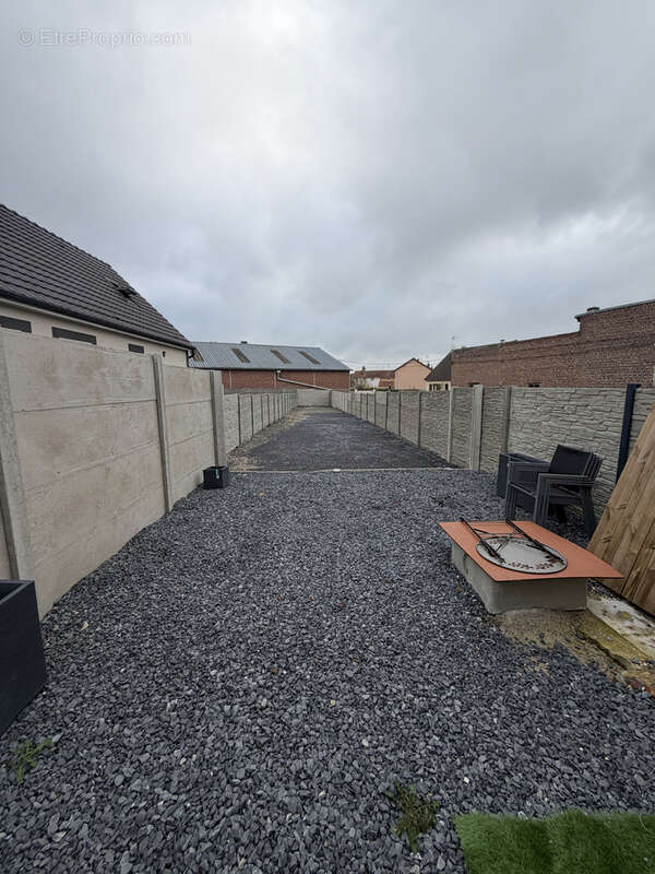 Autre à SAINT-QUENTIN