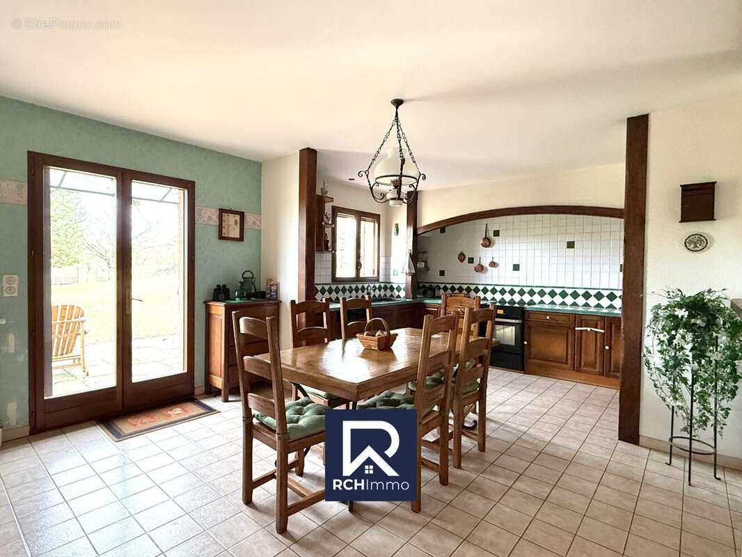 Maison à OYTIER-SAINT-OBLAS